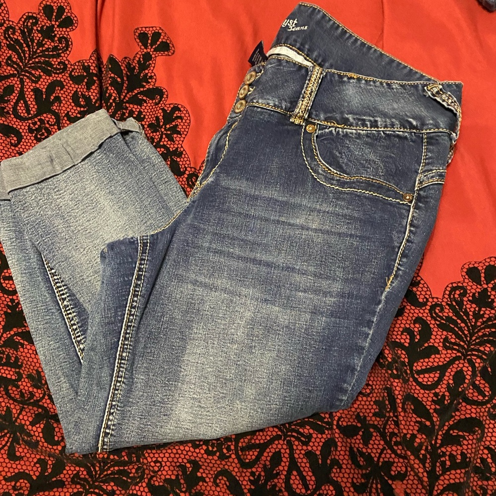 Womans regular size 16 Amethyst capris